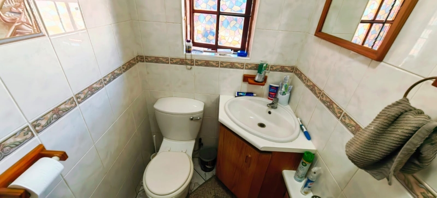 6 Bedroom Property for Sale in Mooivallei Park North West